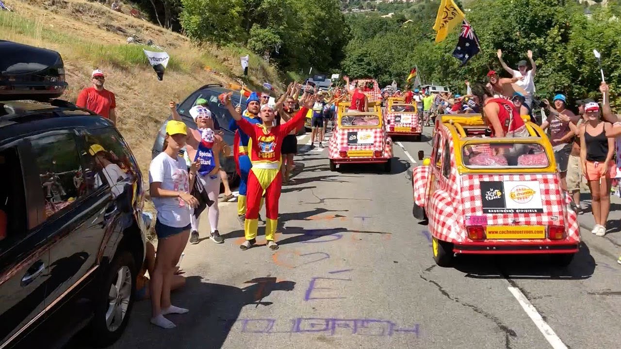 Les 2CV Cochonou passent les Alpes haut la main !