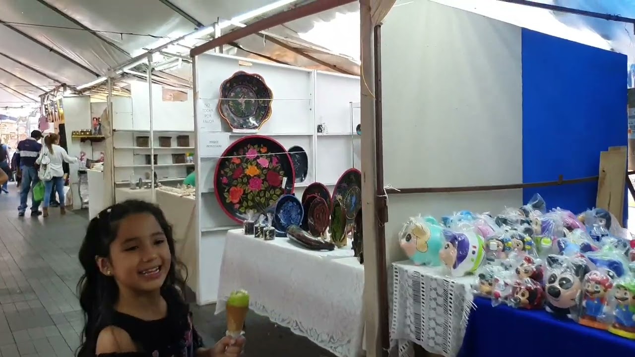 tianguis artesanal uruapan Michoacán Mx el más grande de latino América , con el amigo Chaveto