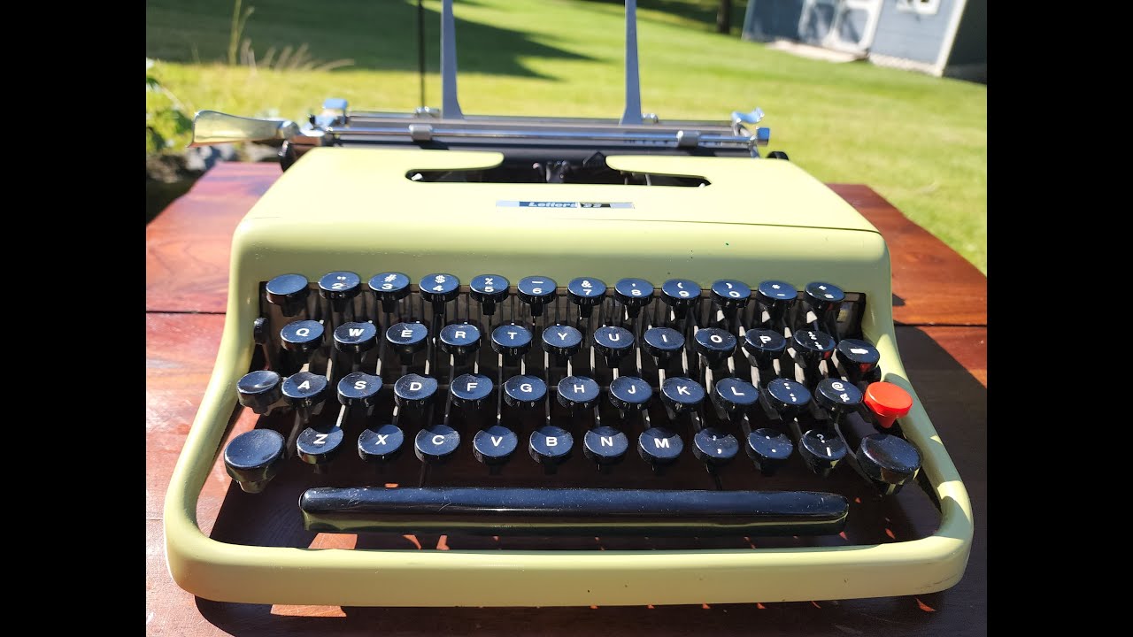 Olivetti Lettera 22 and 32 Typewriters