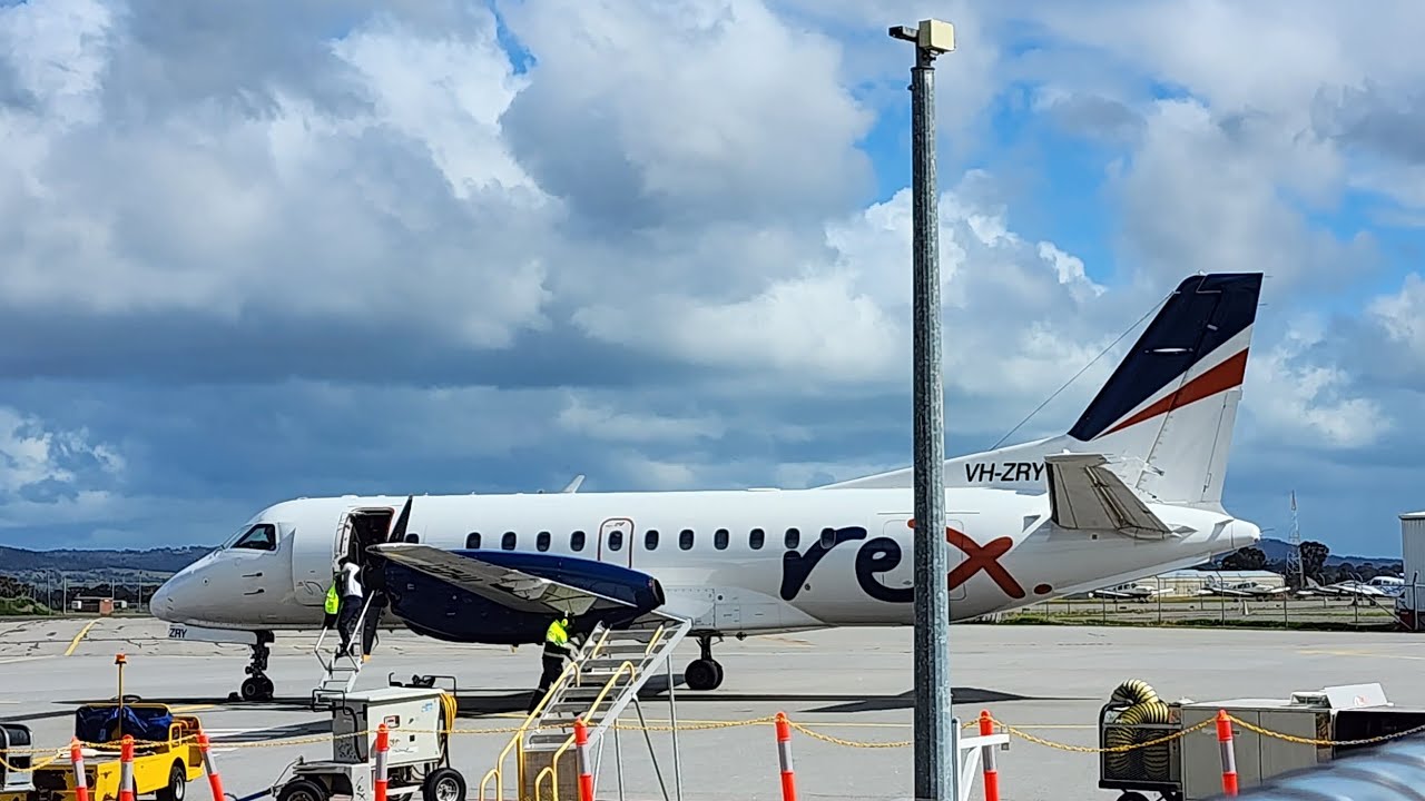 REX Saab 340B Arrives and Departs from Wagga Wagga Airport