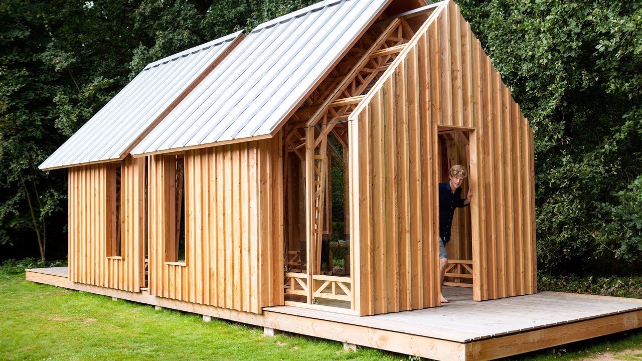 10 buildings that move or change shape