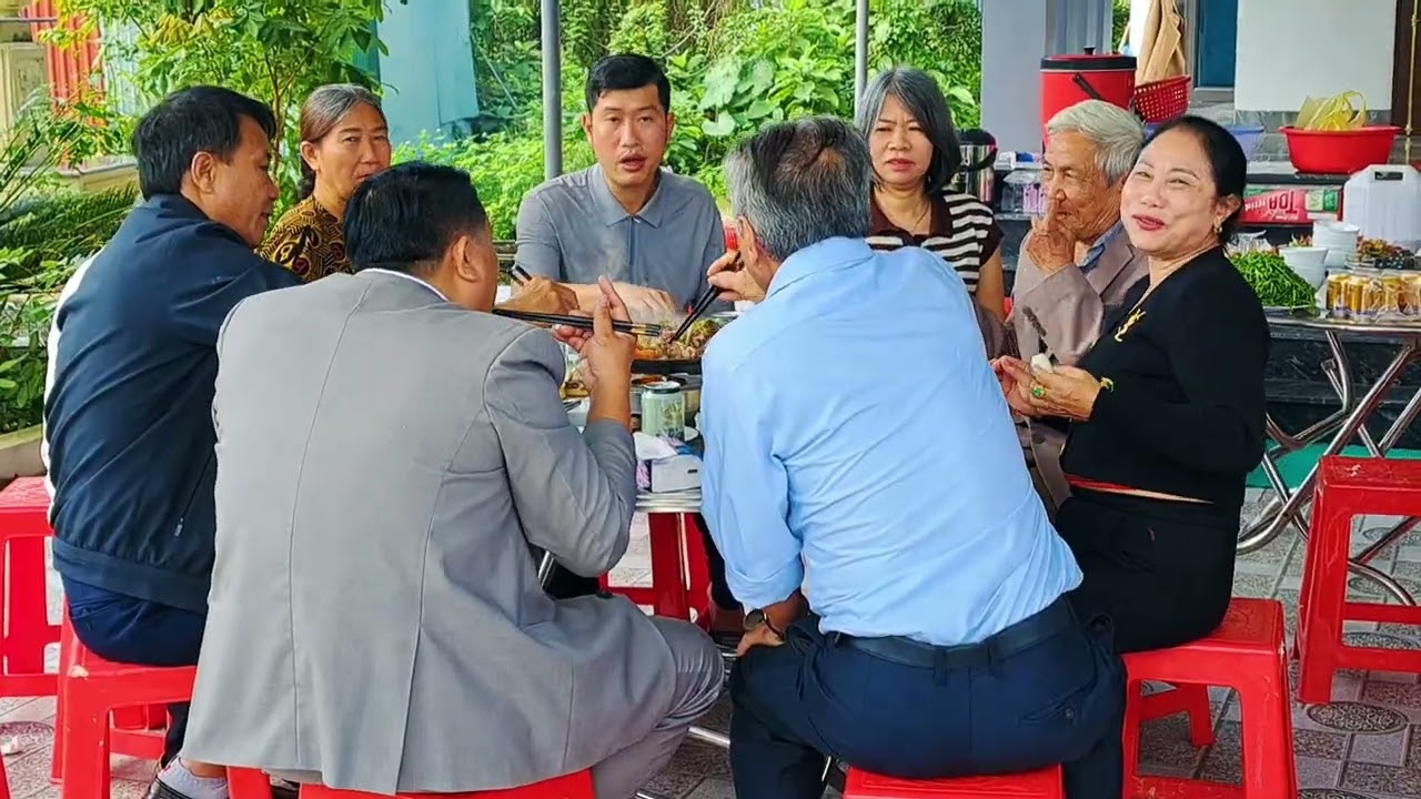 Anh em , con cháu  về quê Thiên Cầm chạp  Họ hàng năm # maivangvlog # 