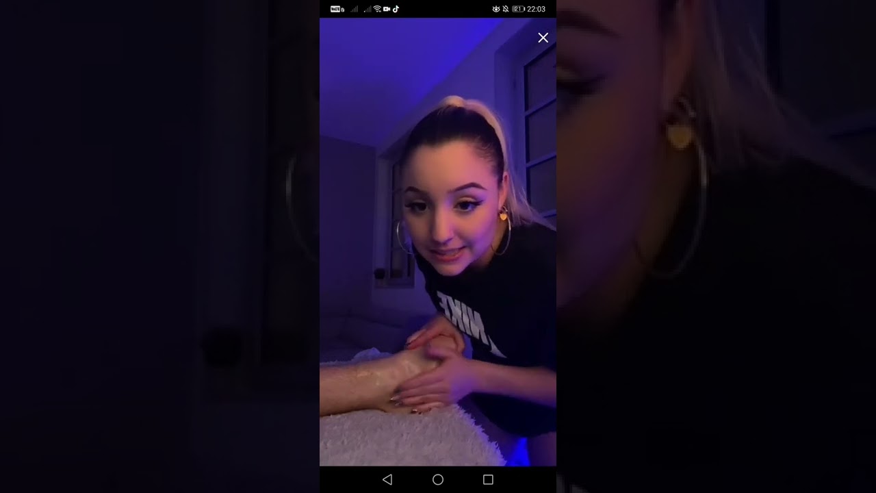 😇 massage des pieds (drôle)