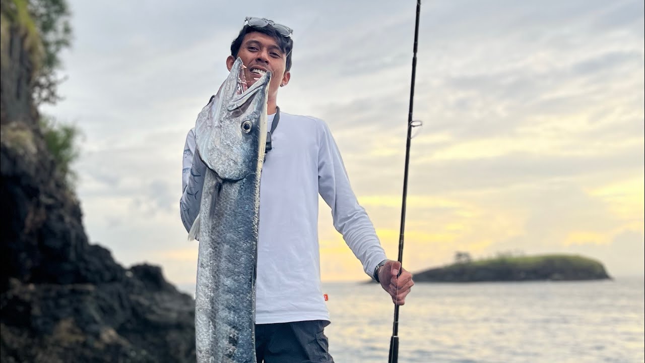 Pagi pagi Mendarat 9KG baracuda aDay rock shore fishing bukit asah bali