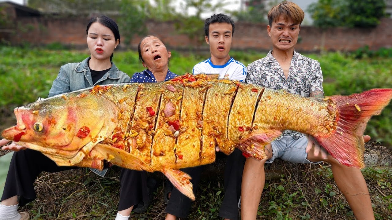Bà Tân Vlog - Lần Đầu Nướng Con Cá Mè Hoa Khổng Lồ Siêu Cay