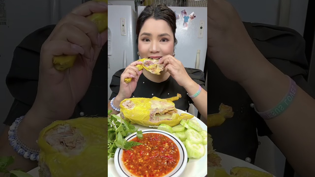 Ǎn Gà Ủ Muối #mukbang  #gaumuoi #food #cuộcsốngcanada 