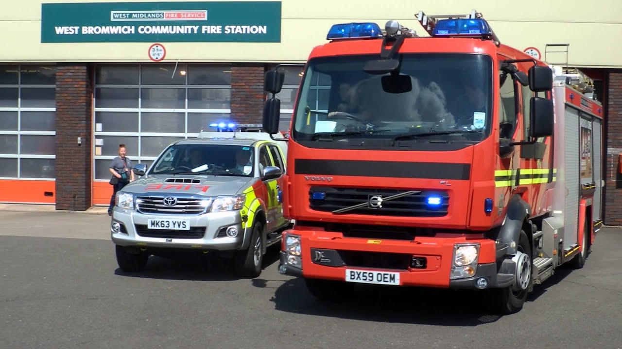 WEST MIDLANDS FIRE SERVICE - 2x Appliance Turnout West Bromwich