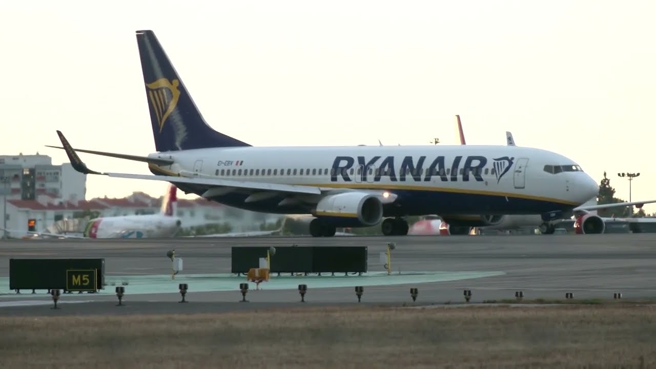 Flights cancelled after Ryanair cabin crew strike