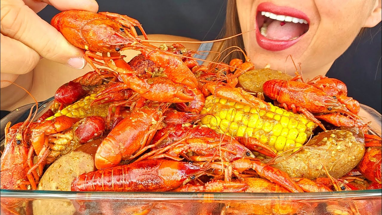 EATING CRAYFISH SEAFOOD BOIL ASMR MUKBANG OMAD