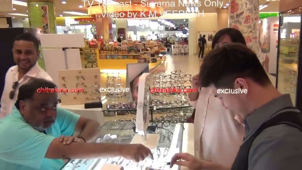 ಮಲೇಷಿಯಾದಲ್ಲಿ ಅಂಬಿ ಚೌಕಾಸಿ ವ್ಯಾಪಾರ!! Ambareesh Bargaining | Shopping In Malaysia | Chitraloka