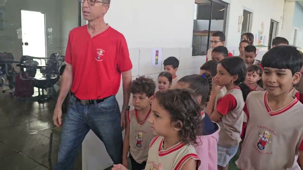 Semana do trânsito.  Escola Carequinha Cinco Professor Gilson Alves dos Santos 