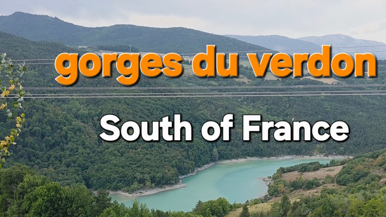 Turquoise lake in gorges du verdon