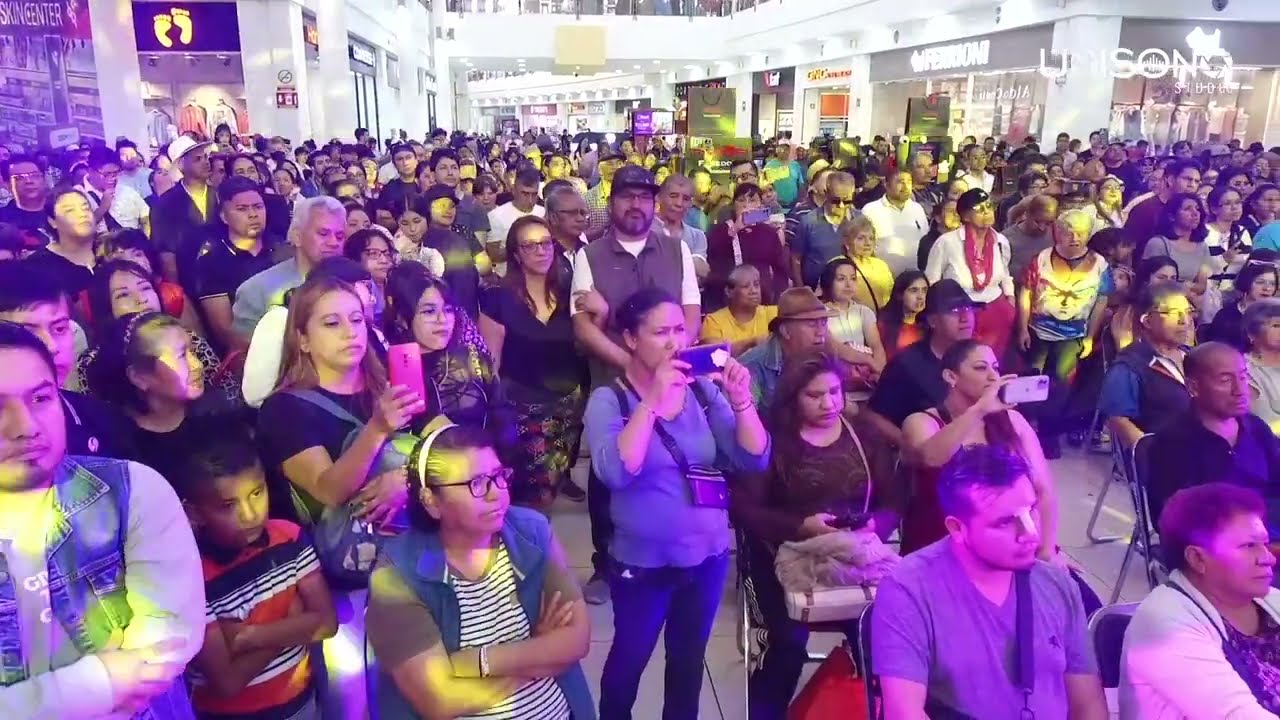 Llayras en el Aniversario de Plaza Ciudad Jardin en Nezahualcoyotl