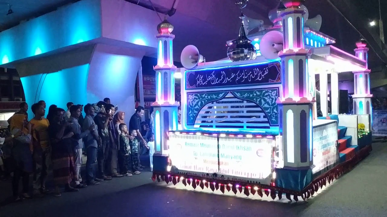 Pawai mobil hias dimalam takbiran.#banda aceh #AFDHAL FALEFI