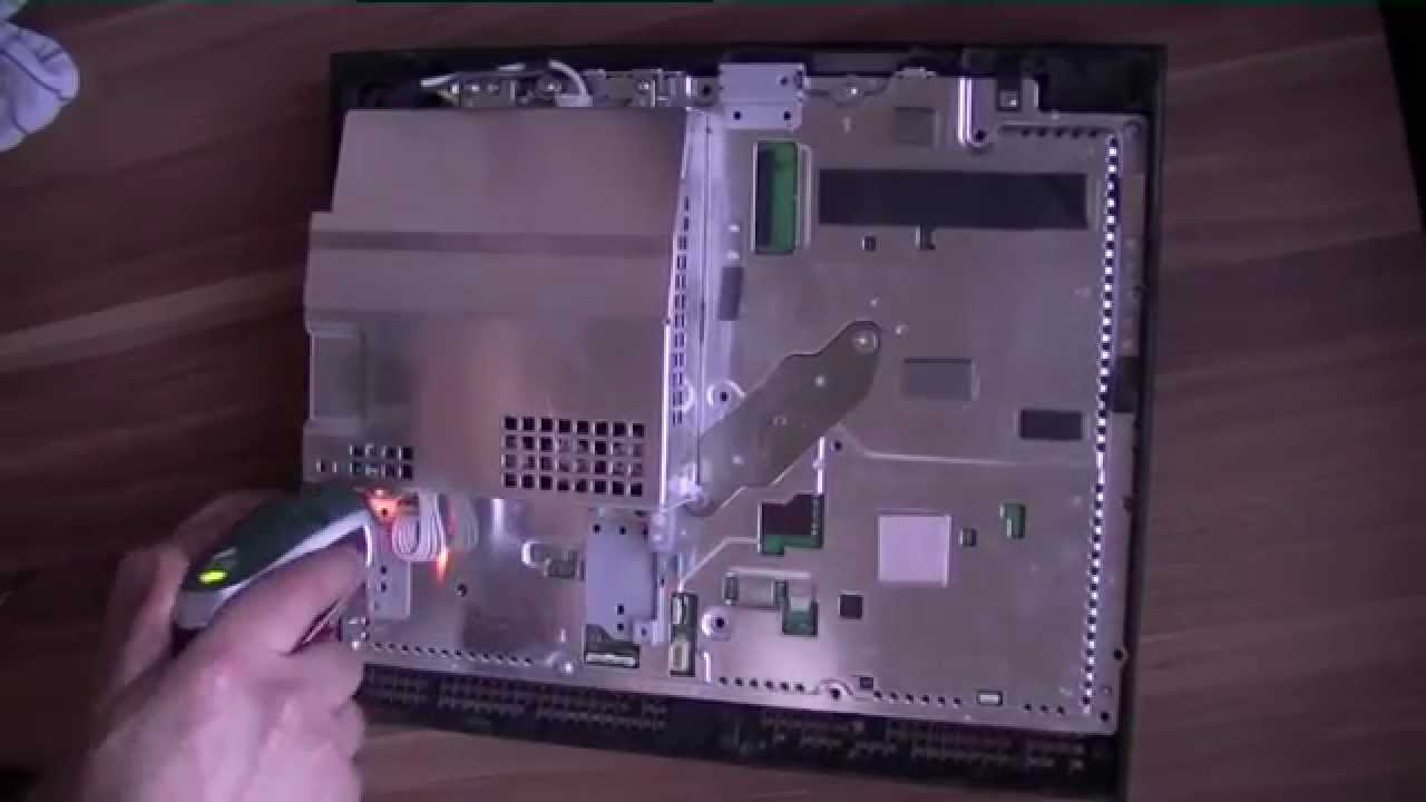 PS3 60 GB NEUE WÄRMELEITPASTE + SAUBER MACHEN + ZUSAMMENBAU