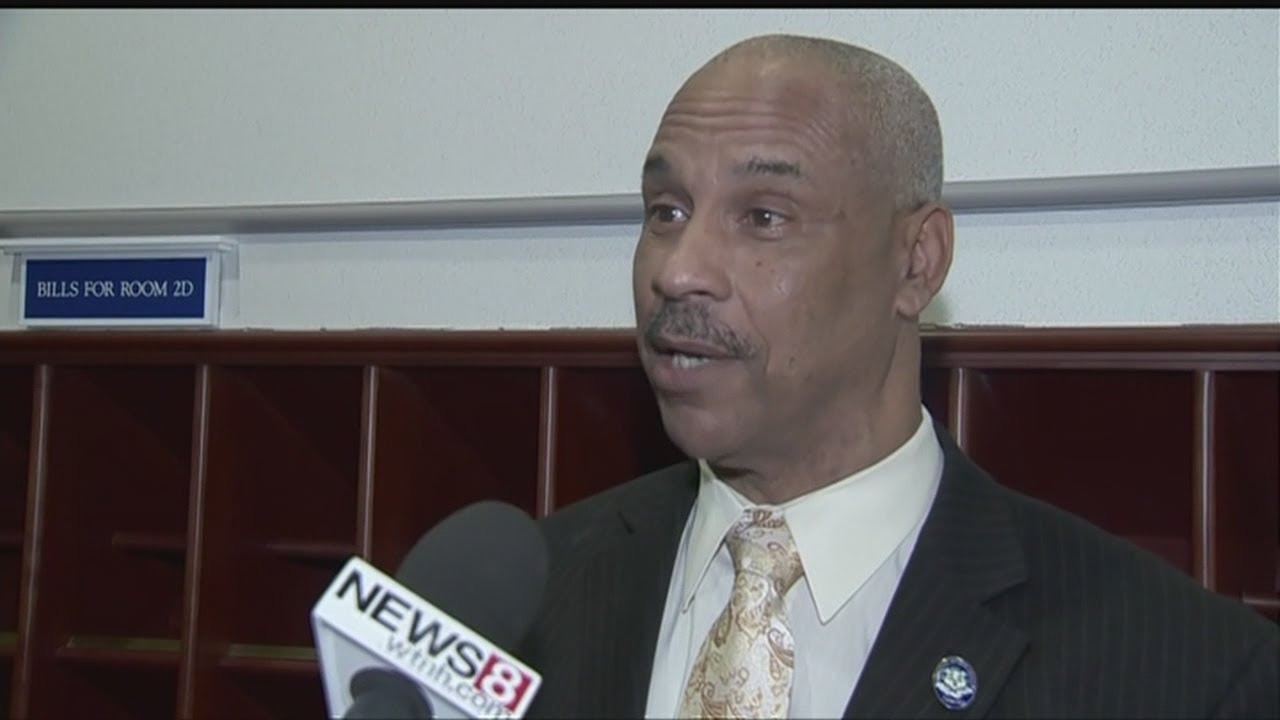 Lawmaker apologizes for lewd remark
