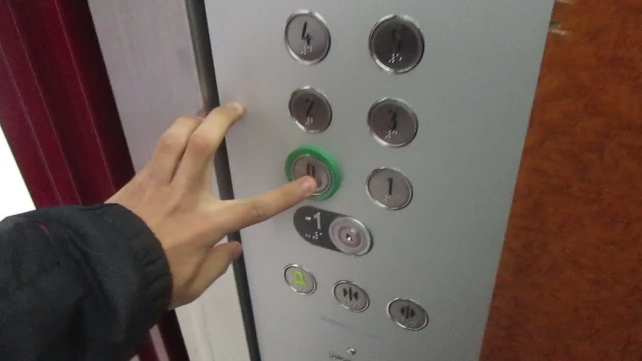 Older MP lift modernised by Duplex in Catarroja, Valencia, Spain
