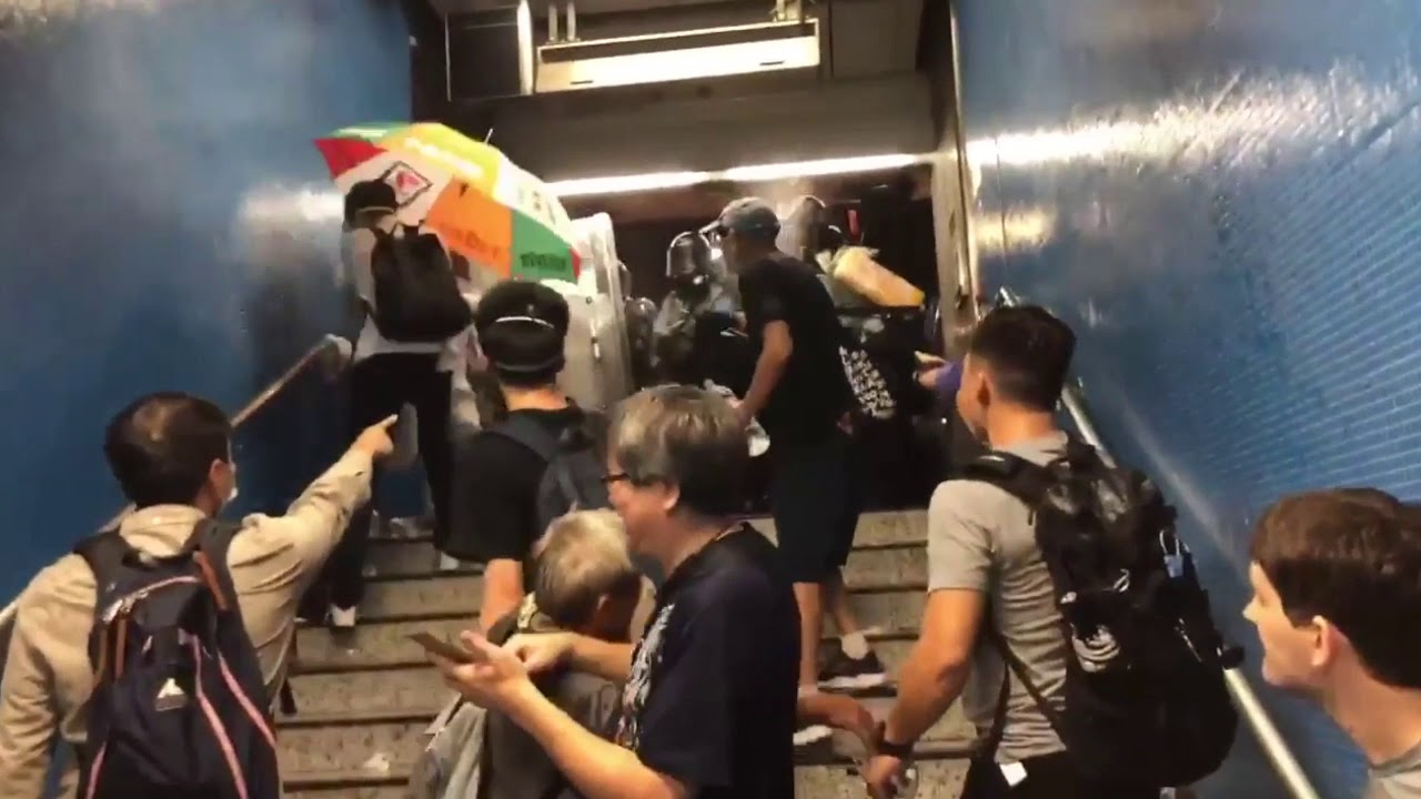 [Hong Kong Protest 2019] HK Police using pepper spray in metro