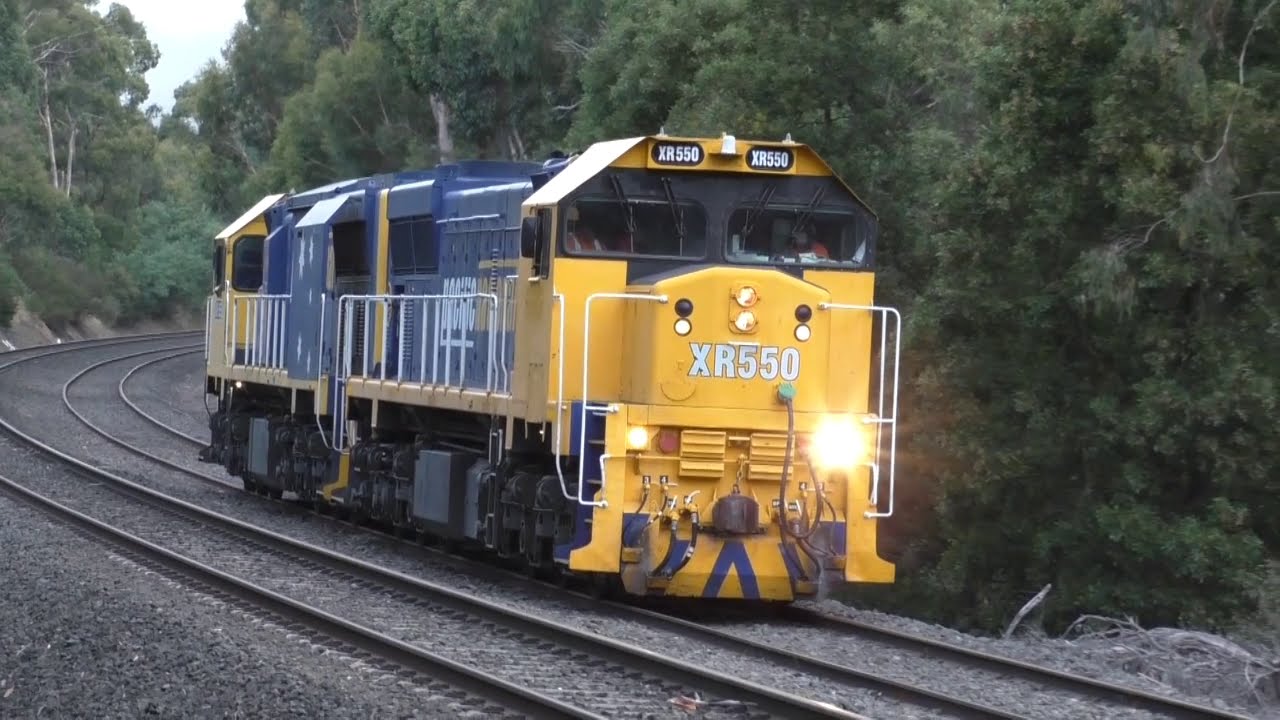 Epic fail! Pacific National grain train fails on Warrenheip Bank!