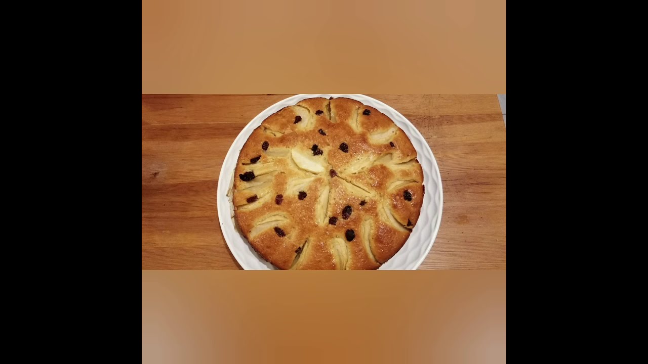 كيك بالتفاح و الزبيب ولا اروع😋