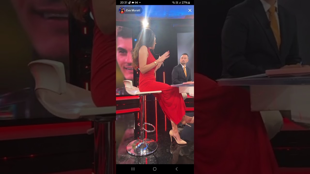 Eva Murati dangling moment