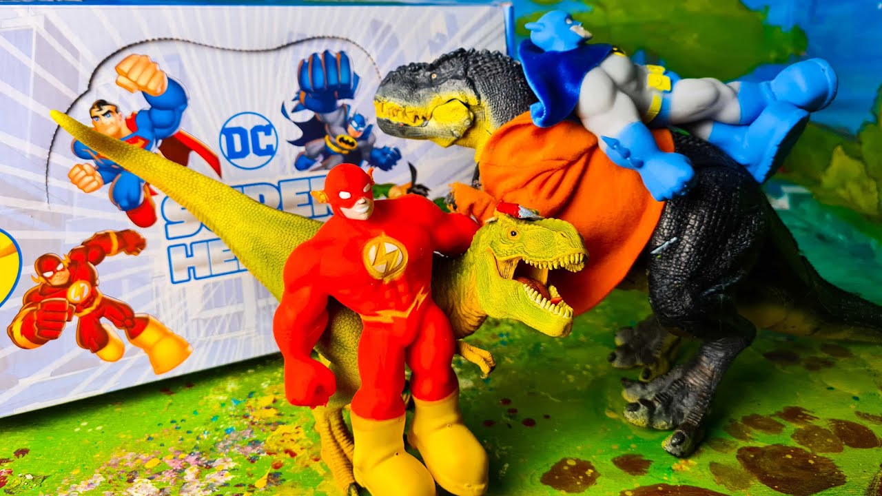 DC SUPER HEROES 🔥 Arex e Vastatore giocano con i supereroi allungabili MonsterFlex
