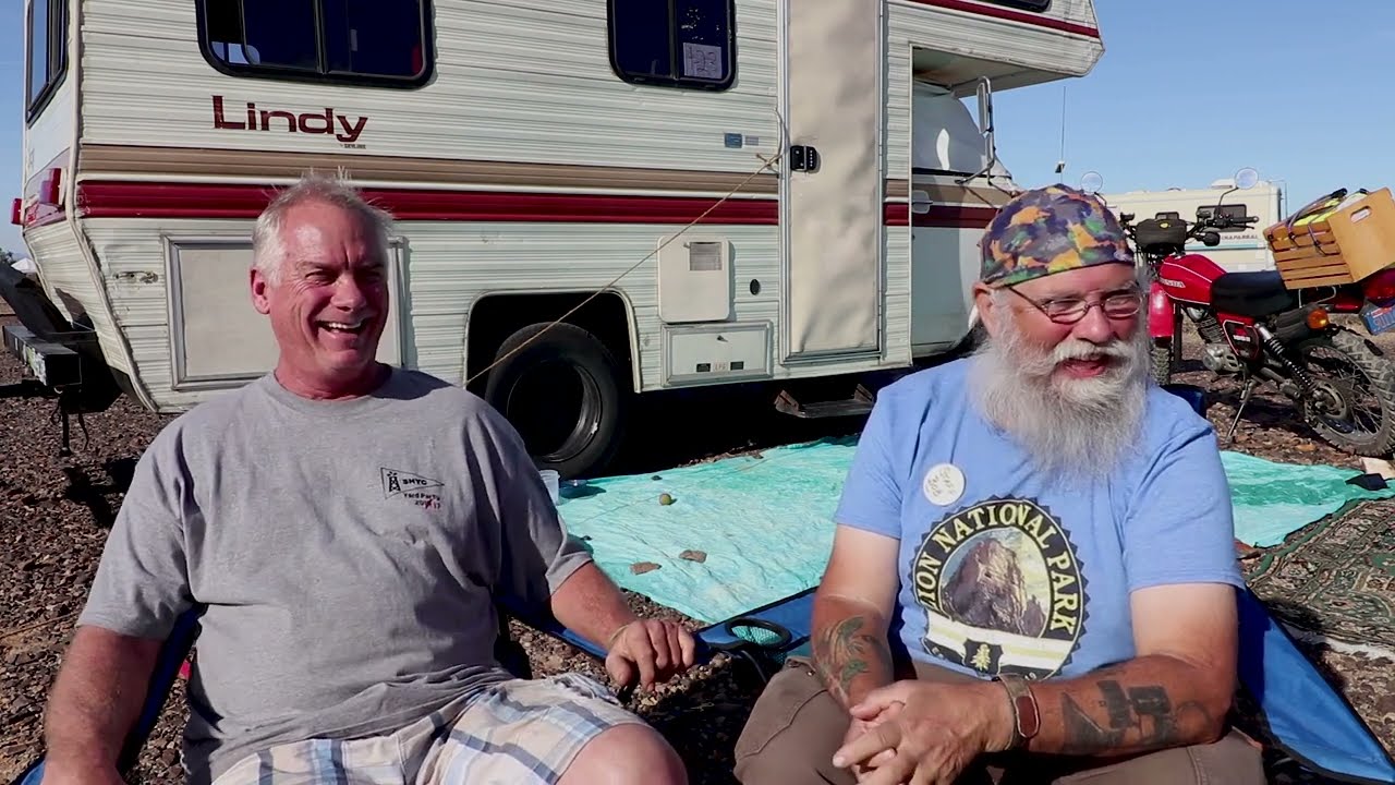 Tour of a Nomad Living in an Older Class C RV