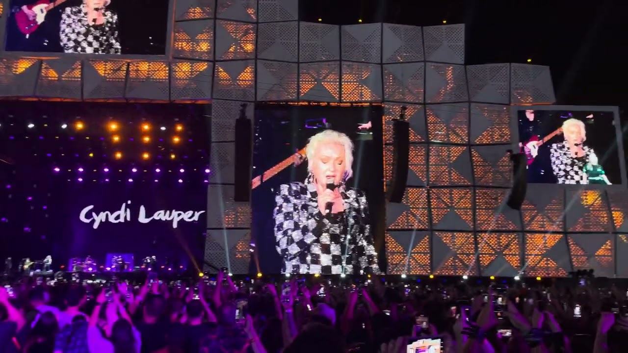 Cyndi Lauper - Time After Time (live from audience) -  20set2024