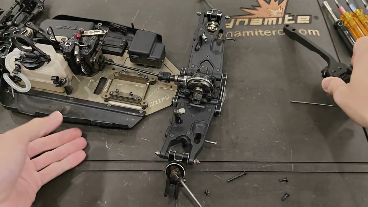 Losi TLR 8IGHT-X XE 2.0 Maintenance - Rear Differential 