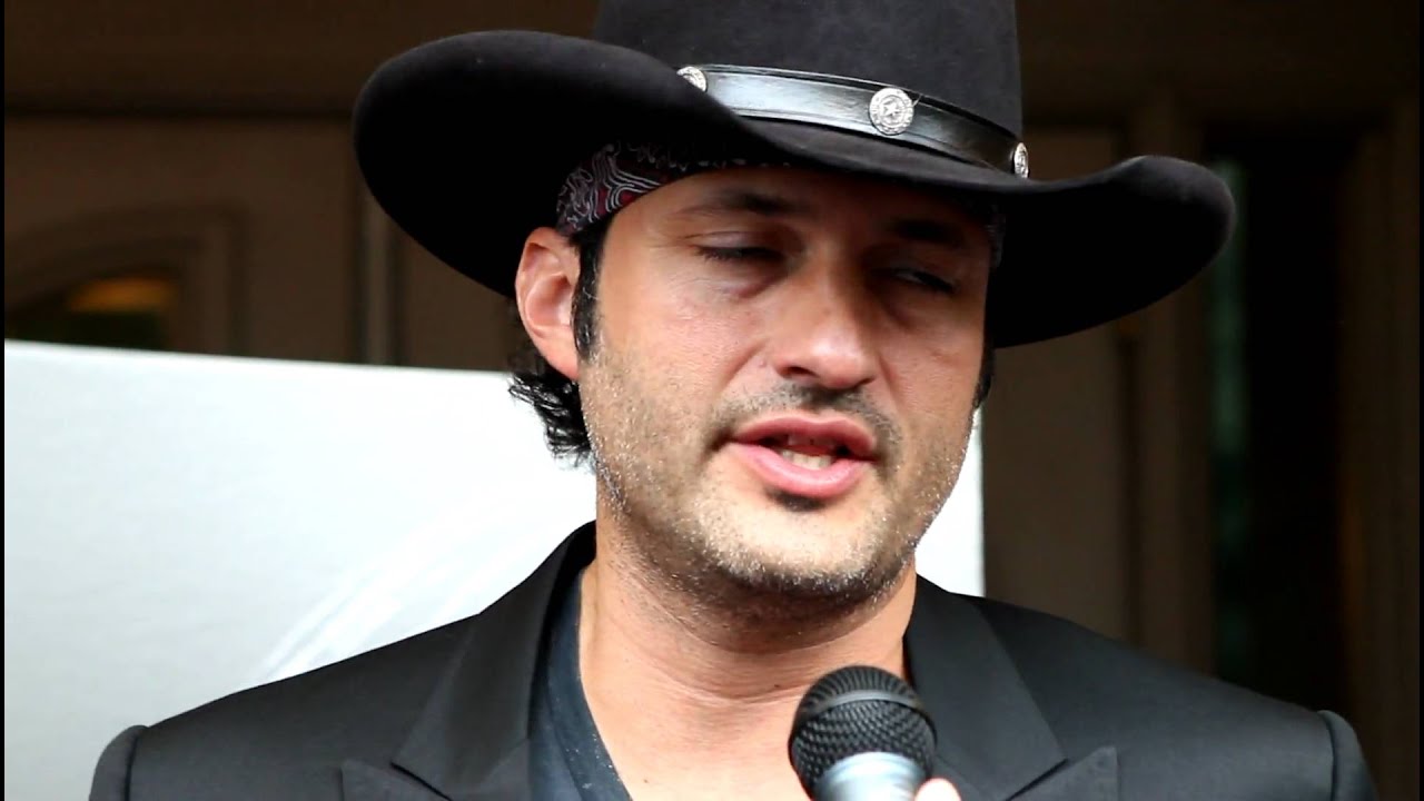 PREDATORS world premiere red carpet interviews - Part 1: Robert Rodriguez and Darryl Sabara