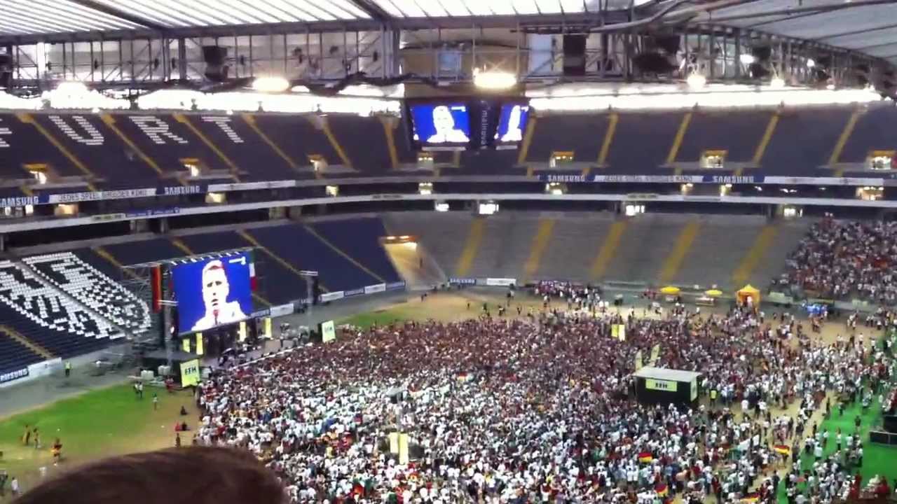 Public viewing - Commerzbank Arena Frankfurt EM Halbfinale Deutschland - Italien  28.06.2012