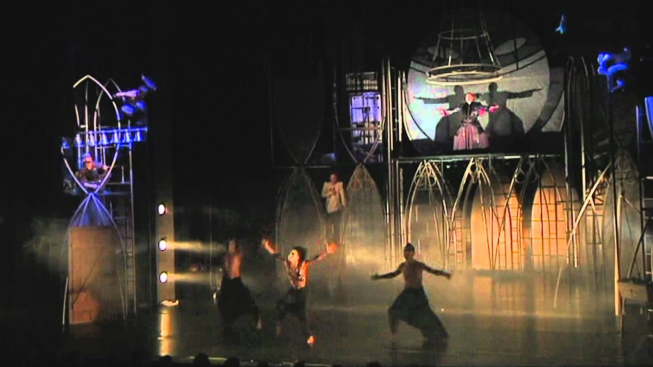 Quasimodo - představení ďáblů.mpg