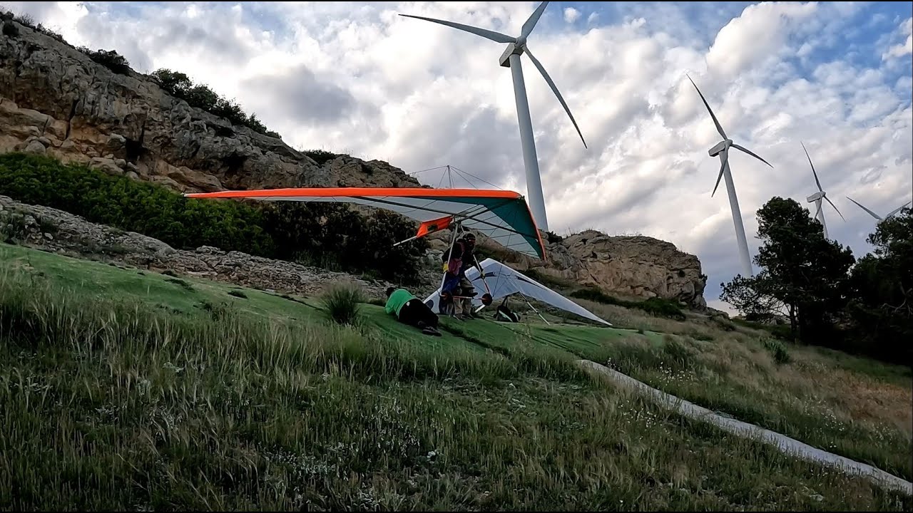 DOS QUIJOTES Y UN ESCUDERO FLY