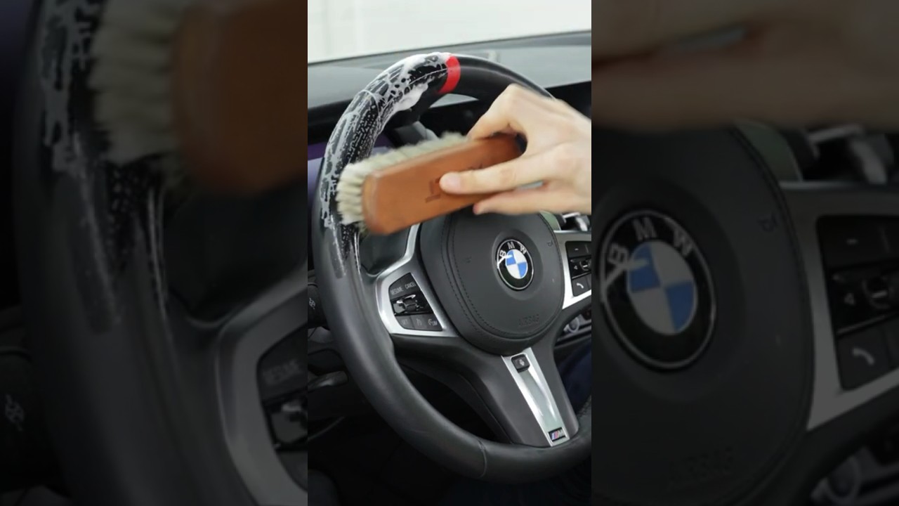 Leder Lenkrad reinigen mit Lederreiniger am BMW #lederreinigung #lederpflege #bmw