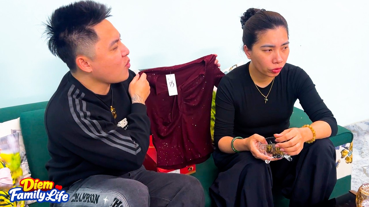 Dad was upset that Mom didn't like the gift he gave her