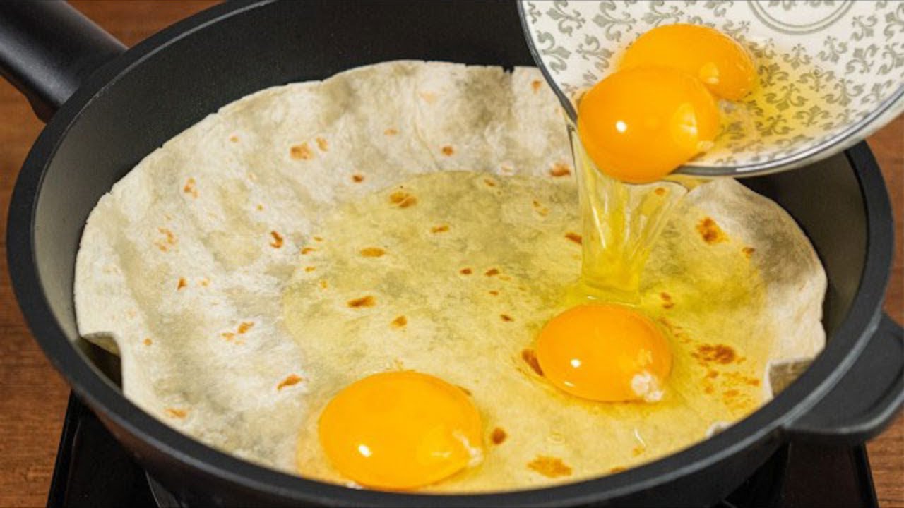Better Than Pizza?! Pour Eggs on a Tortilla & Be Amazed! 🍕🔥