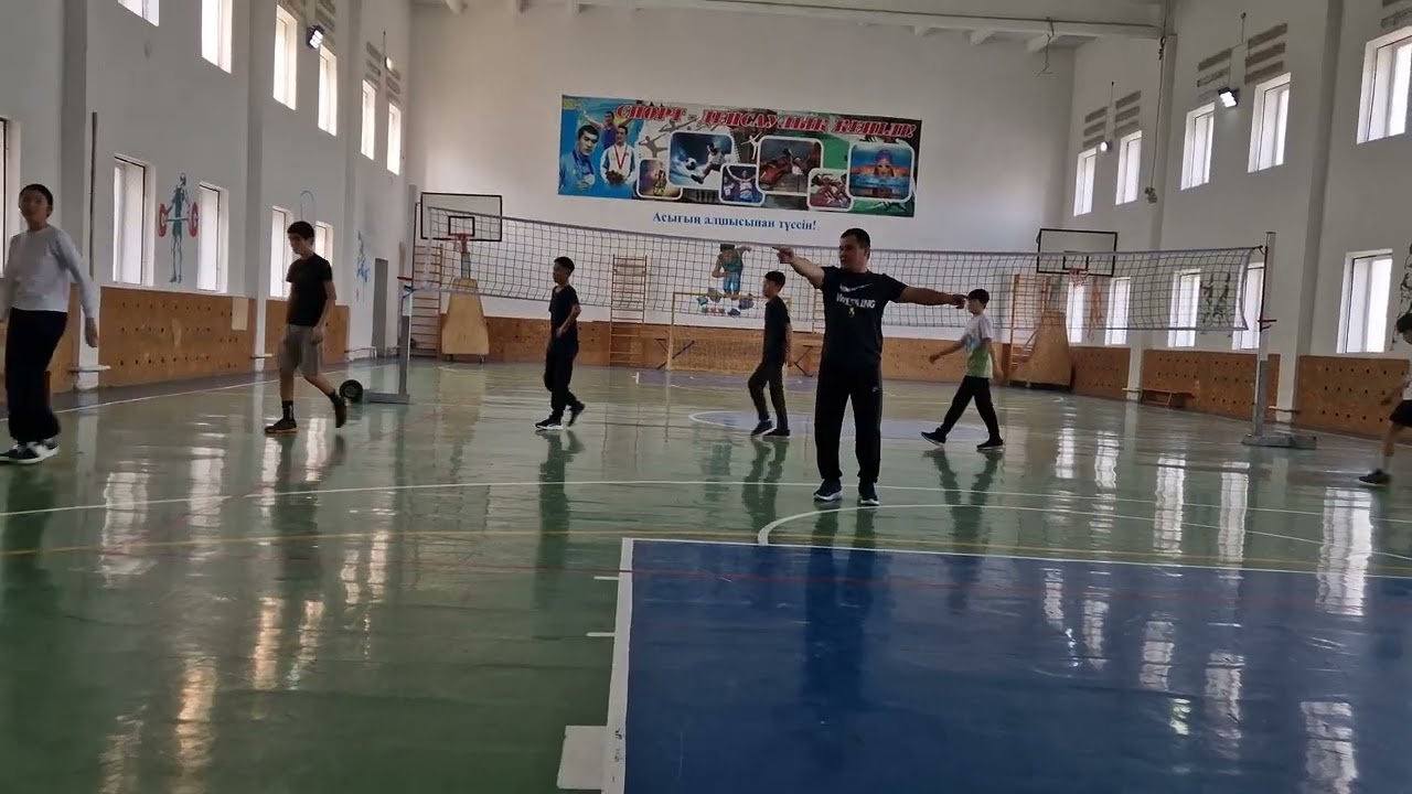 Ойын техникасы, волейбол ойыны допты ойынға қосу әдісі..