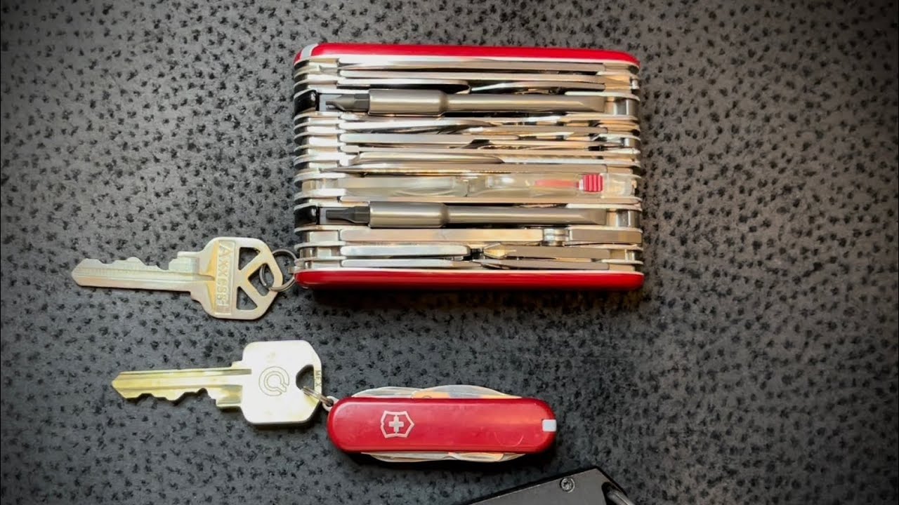 KEYCHAIN KNIFE Size Comparison: Victorinox Swiss Champ XXL & Mini Champ, Boker Plus USB OTF