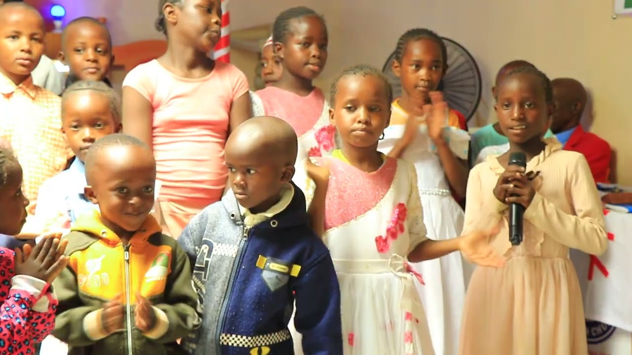 Sunday School Presenting 🎶🎤🎤🎤🎶