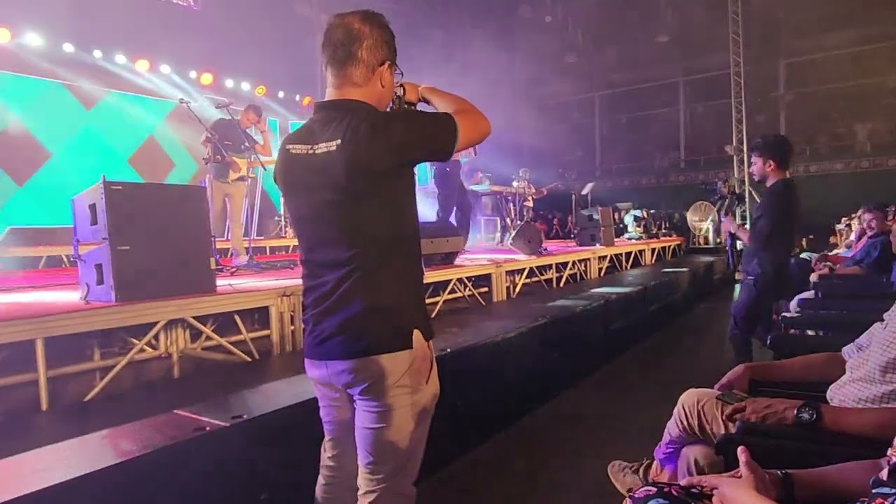ජිය රේ ජිය රේ - Umaria - Live on Stage at the University of Peradeniya.