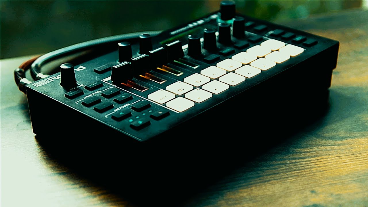 Roland MC-101