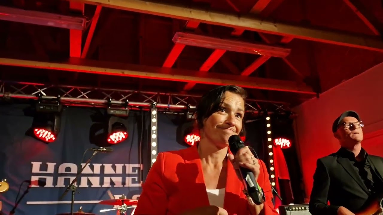 Jeg savner deg så med Hanne Mette Band på Dansbandsveckan 2023 Orrskogen Fotograf Dansnytt
