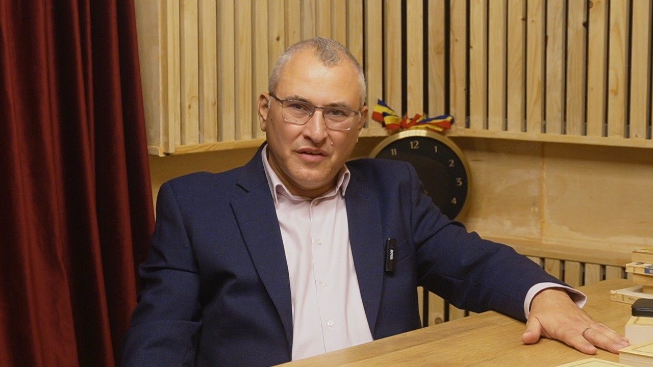 Nicușor, cu pantalonii în vine. Ucraina nu recunoaște o altă biserică ortodoxă