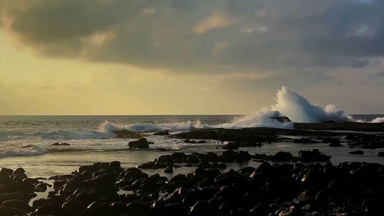 Waiting for Big Waves at OTech 1 of 5 - Island Horizon Videos 2085