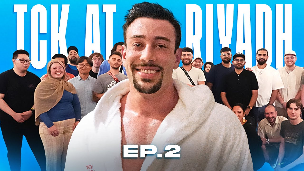 TCK MEETS SUPERFANS AT EWC! (VLOG)