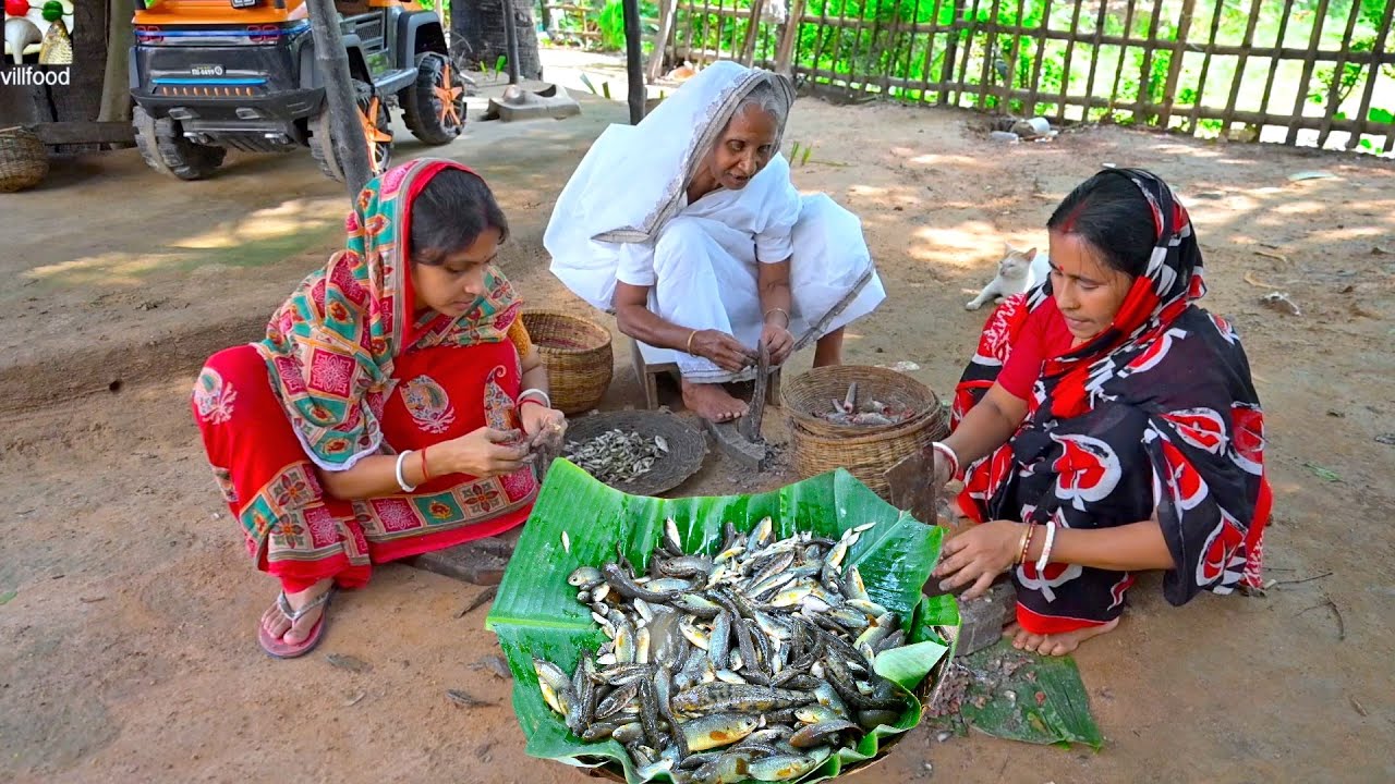 মাঠের তাজা চারা কৈ ল্যাঠা মাছের সেরা দুই রকমের মা ঠাকুমার হাতের রান্না | Small fish recipes villfood