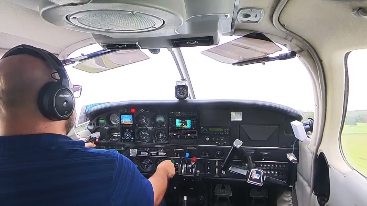 Piper Lance (PA32RT-300) takeoff from Doylestown