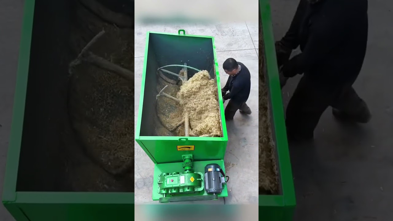 Industrial Animal Feed Mixer &ndash; Uniform Mixing Guaranteed#youtubeshorts #feedmixer #youtube