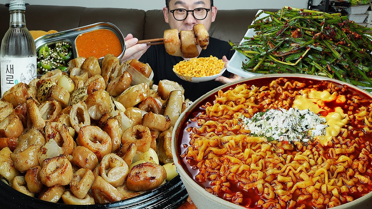 ASMR MUKBANGㅣFire Noodles & Pork intestineㅣEATING SHOW