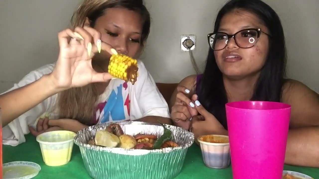 Seafood boil mukbang✨🦐🦀🦑🌽🥔